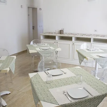 Imperial Exclusive & Breakfast Porto Cesareo